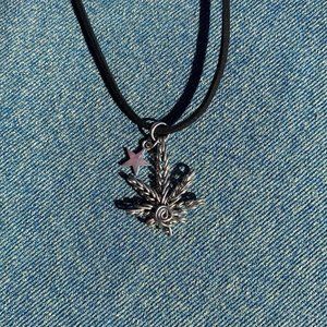 mj silver leaf pendant